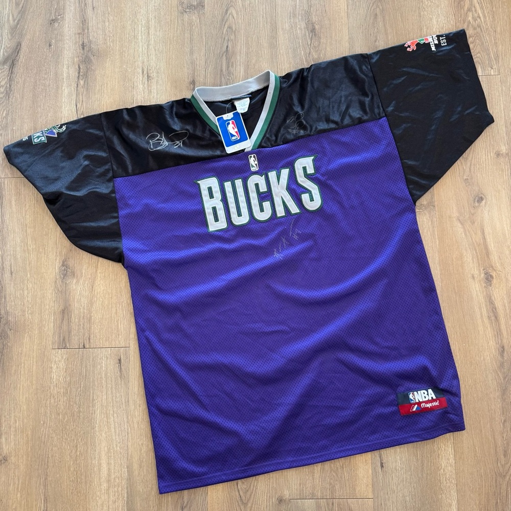 Vintage Milwaukee Bucks Majestic Shooting Shirt XXL Signed Bobby Simmons NBA